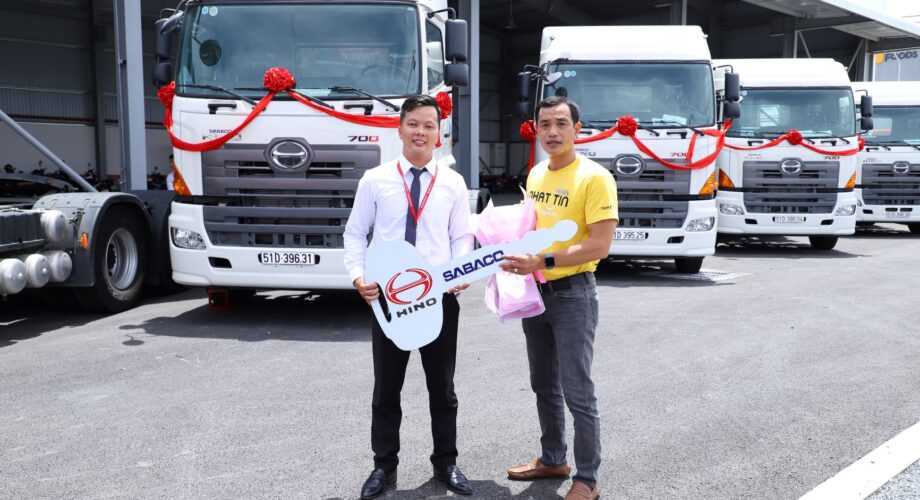 Nhat Tin Logistics expands the North-South shipping scale with 15 new container trucks.