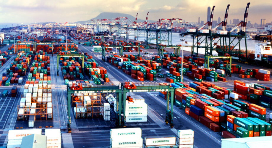 Hiện thực hóa khát vọng trung tâm logistics khu vực và toàn cầu